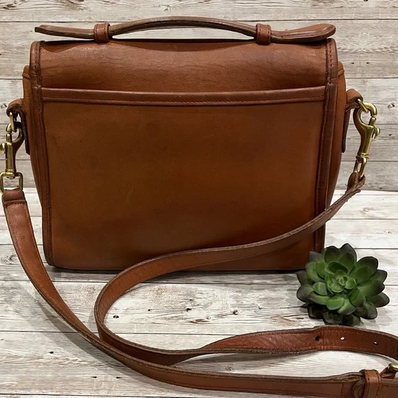 SOLD🎉🎉Vintage Coach bag #9870 - Picture 3 of 12